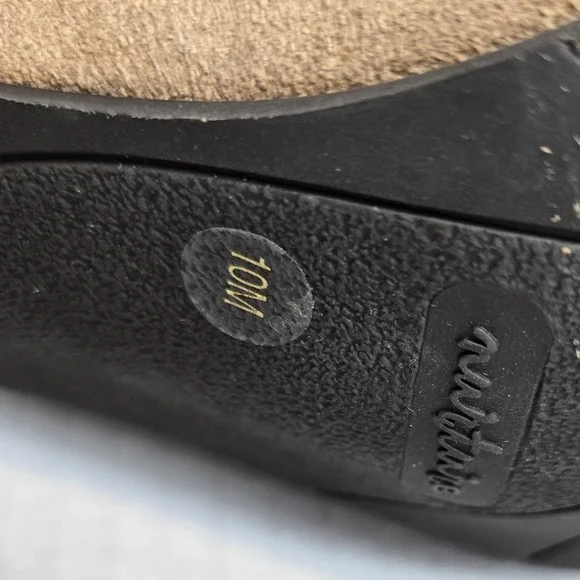 Nurture Footwear Fox Tail Tan Suede Leather Buckle Clogs Mules Shoes Size 10M - Picture 8 of 8